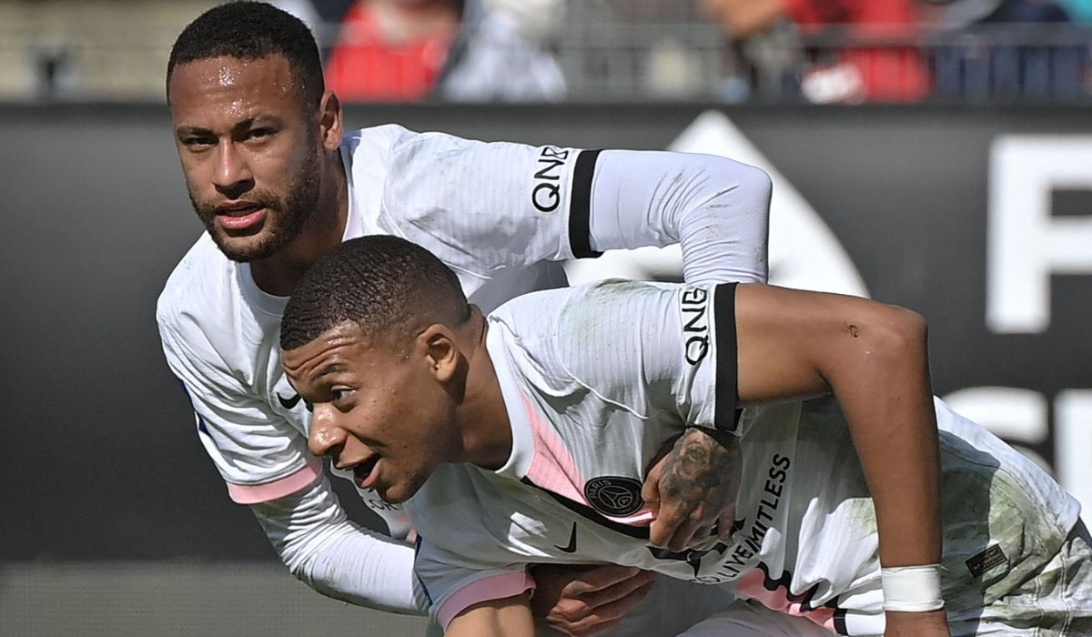 Mbappe not ruling out PSG stay clears the air with Neymar